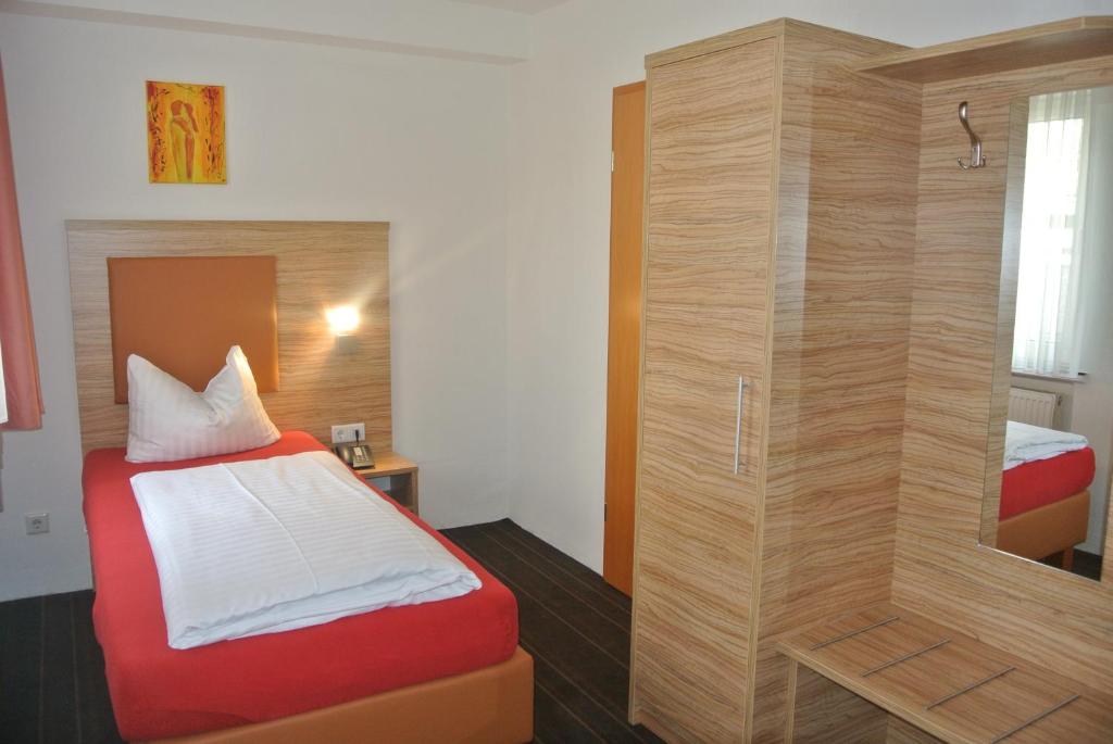 Hotel Art-Ambiente - Single Room