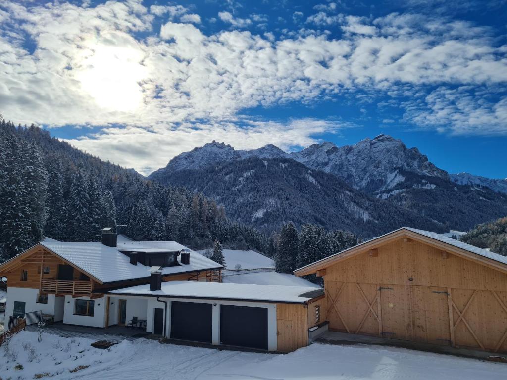 Výhľad na hory alebo výhľad na hory priamo z apartmánu