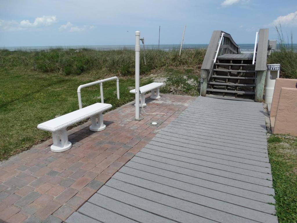 Foto dalla galleria di Spanish Main Unit 4- Direct Oceanfront Condo! a Cocoa Beach
