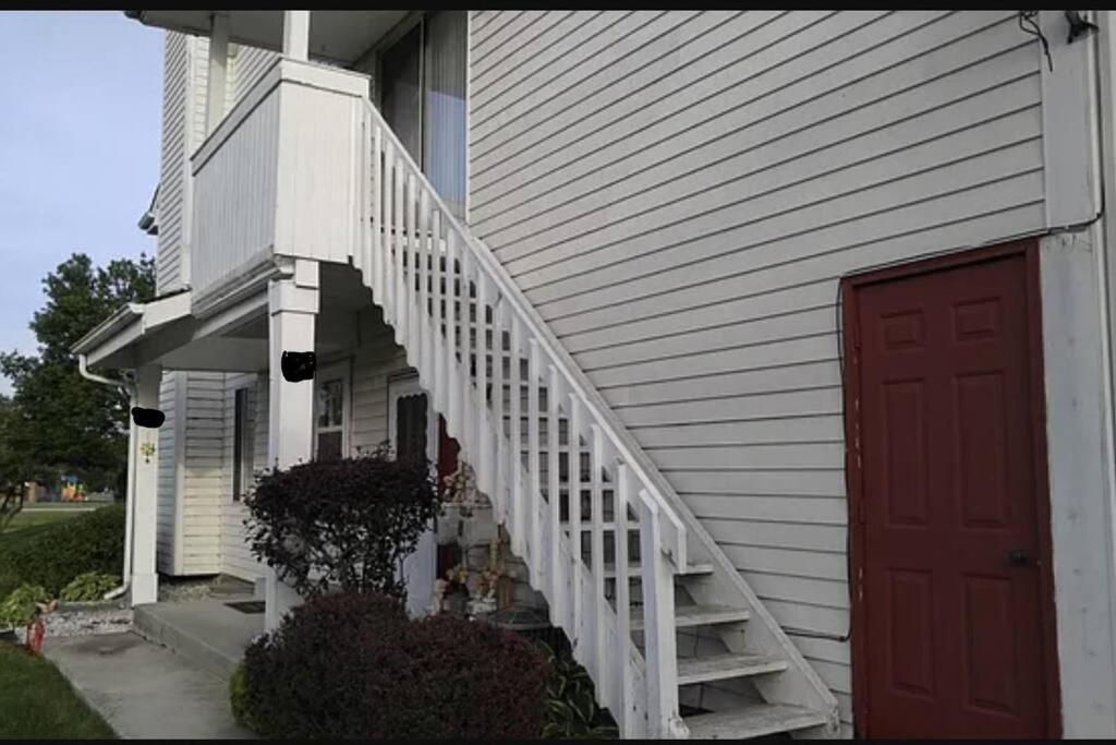 Lovely 2 Bedroom condo located in Matteson - Housity