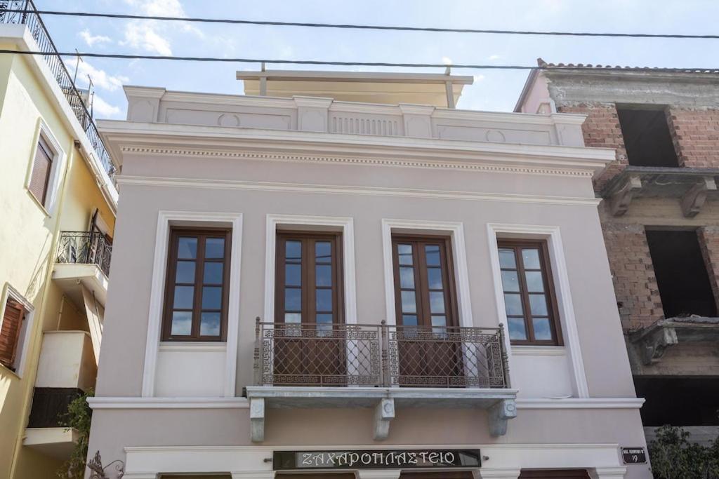 Orion Maison: Luxury 3-bedroom maisonette in the center of town - Housity