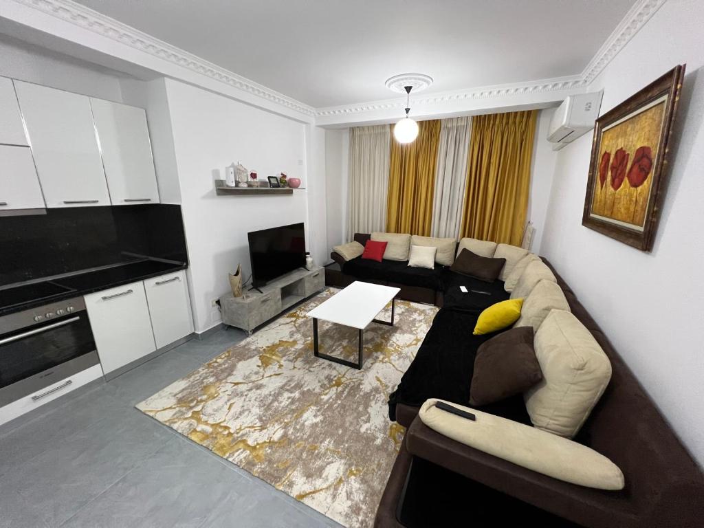 Kuchyň nebo kuchyňský kout v ubytování Apartment rent Elbasan city center 1
