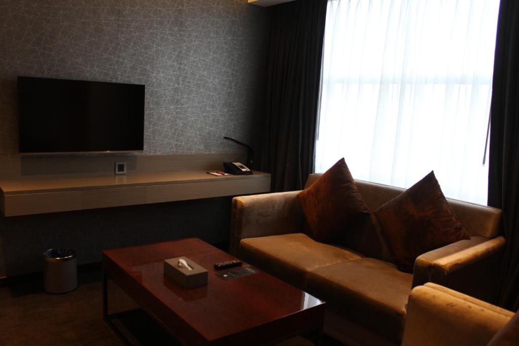 Best Western Plus Maple Leaf photo