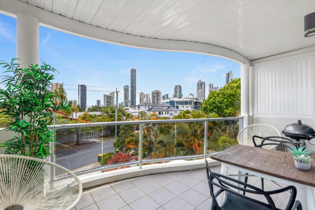 Chevron Sails - Een Appartement Met Een Slaapkamer Met Balkon