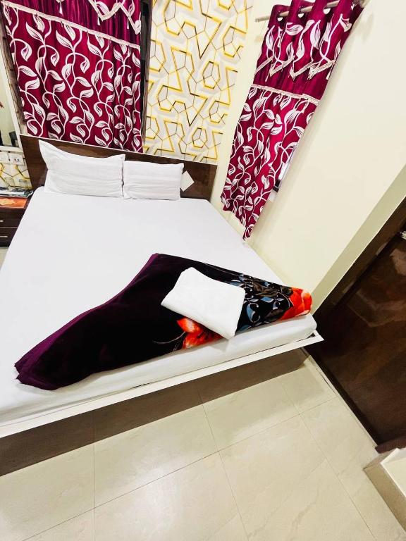 Postel nebo postele na pokoji v ubytování Hotel Airlines