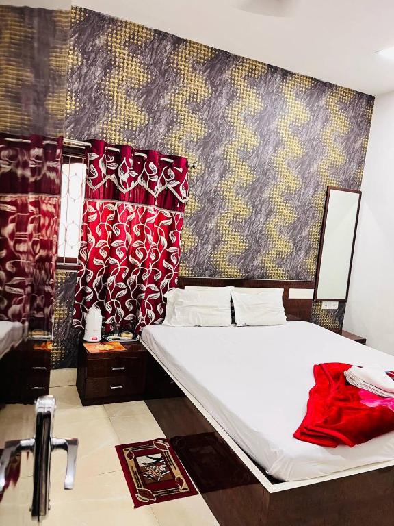 Postel nebo postele na pokoji v ubytování Hotel Airlines