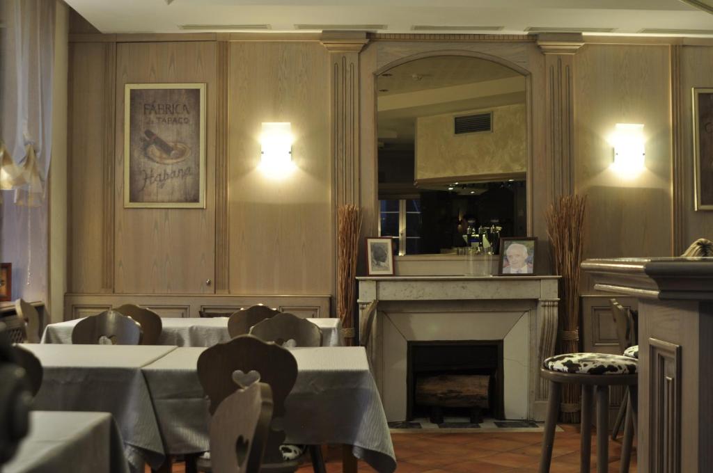 Restaurace v ubytování Logis Hôtel-Restaurant du Herrenstein