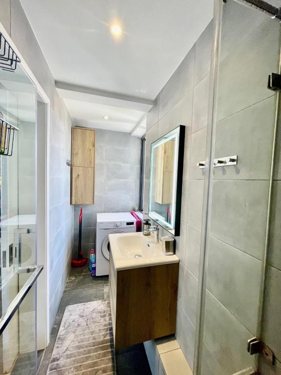 Modern apartment - Excellent location 50m from the beach, restaurants, bars, shops - 9