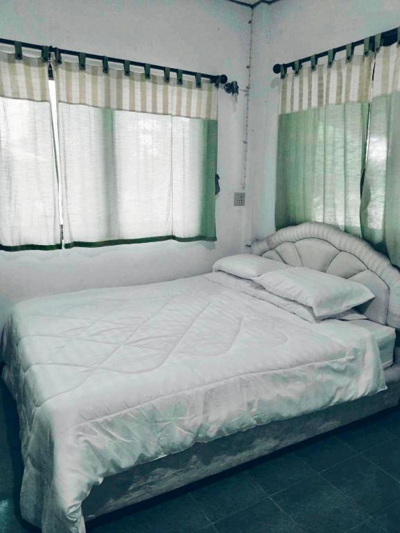 ชิดชล โฮมสเตย์ แอทอัมพวา - Double Or Twin Room With Garden View