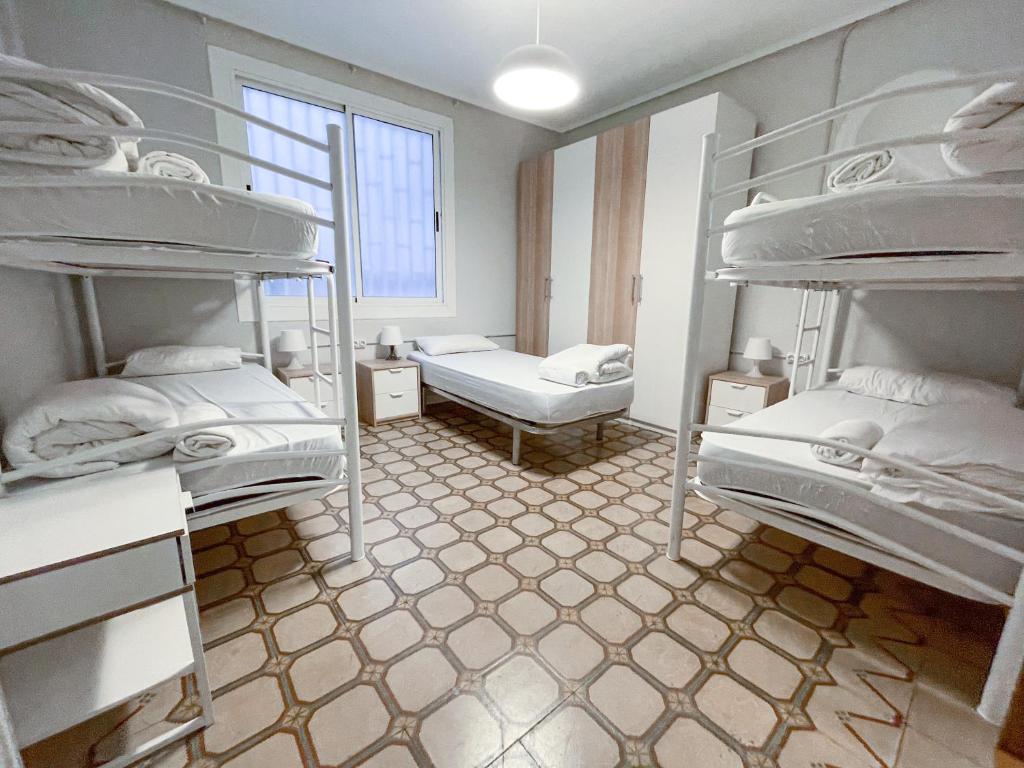 AZ The Old Town Hostel - Coliving, Zaragoza – Precios ...