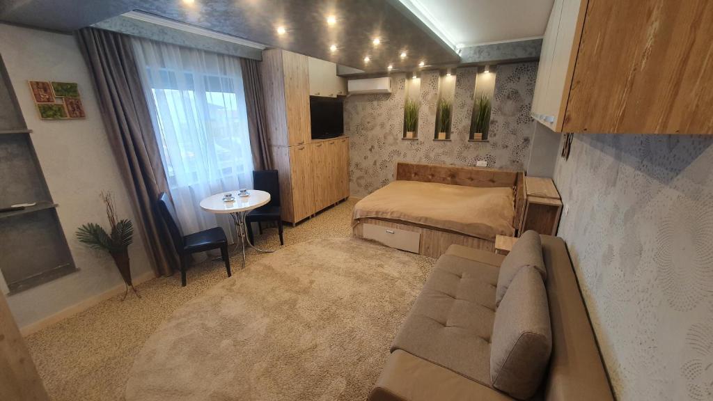 TOMIS Studio 4B