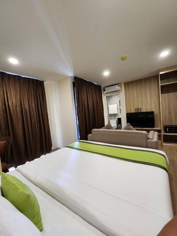 iCheck inn Darisa Patong - Resim 18