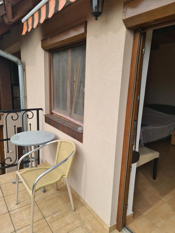 Balkón alebo terasa v ubytovaní Mediterrán Apartman és Vendégház