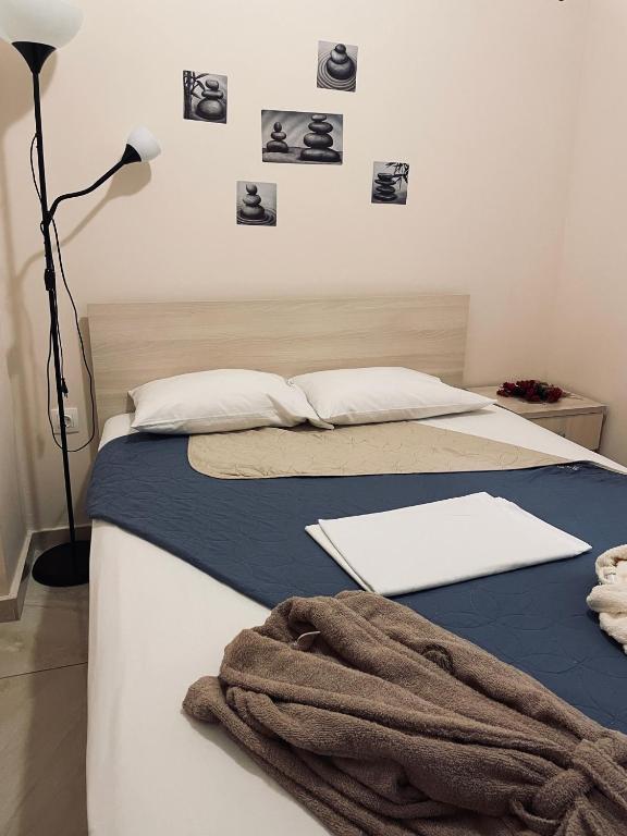 Postel nebo postele na pokoji v ubytování G&M Luxury Studios