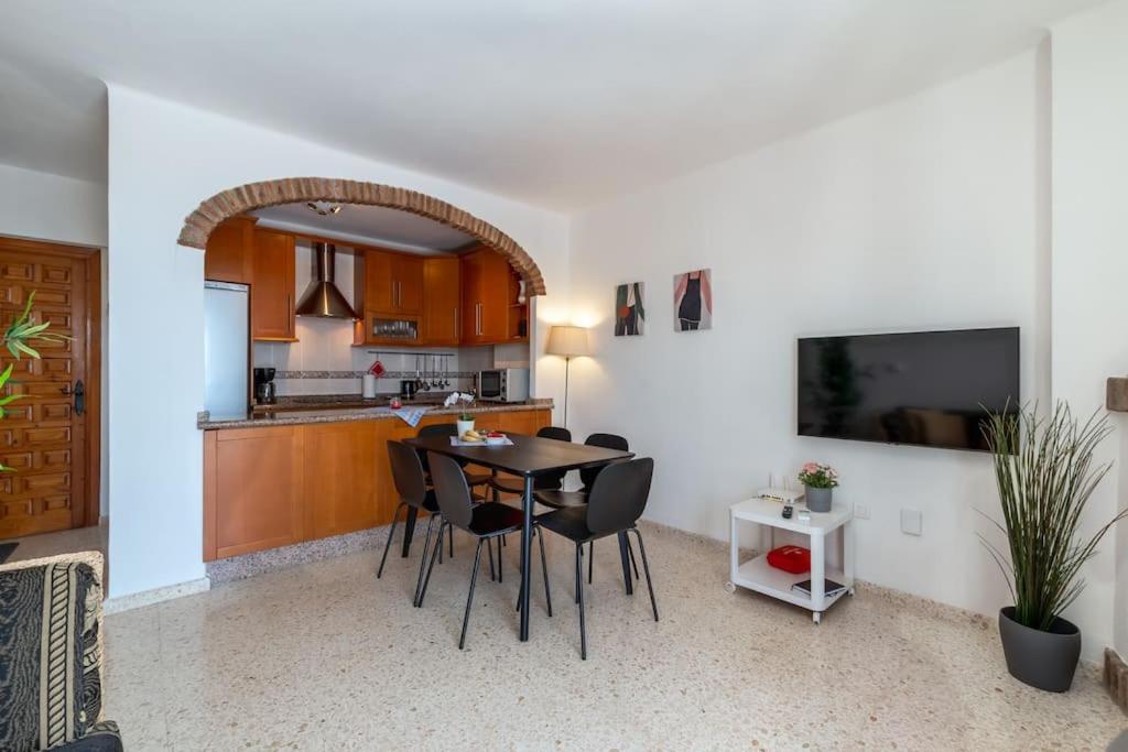 Kuchnia lub aneks kuchenny w obiekcie Oasis 16