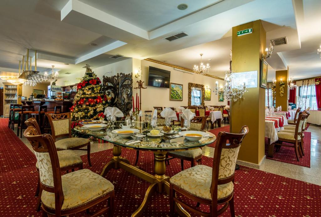 Posezení v ubytování Elegant Lux Hotel