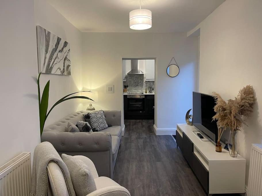 Stunning 2-bedroom apartment in heart of Plymouth - Housity