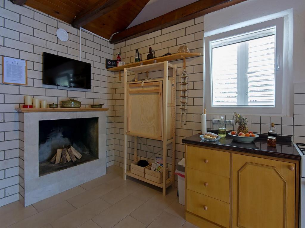 Kuchyňa alebo kuchynka v ubytovaní Holiday Home Dalmatia Sokolić