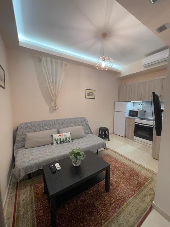 G&M Luxury Studios - One-Bedroom Apartment