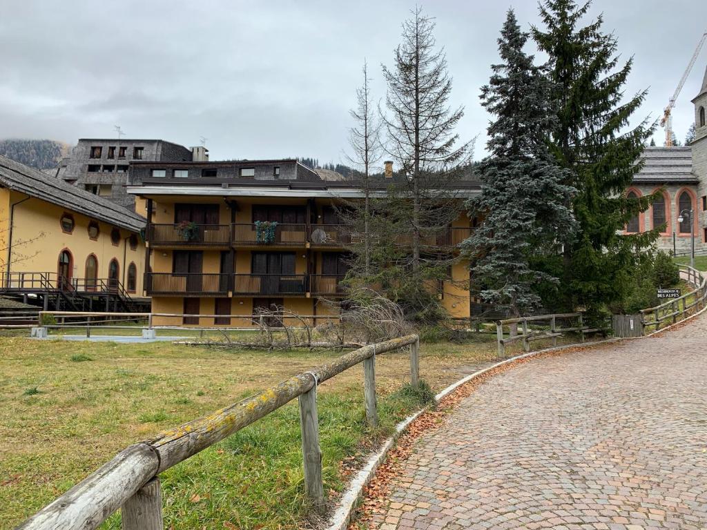 Budova, v ktorej sa apartmán nachádza