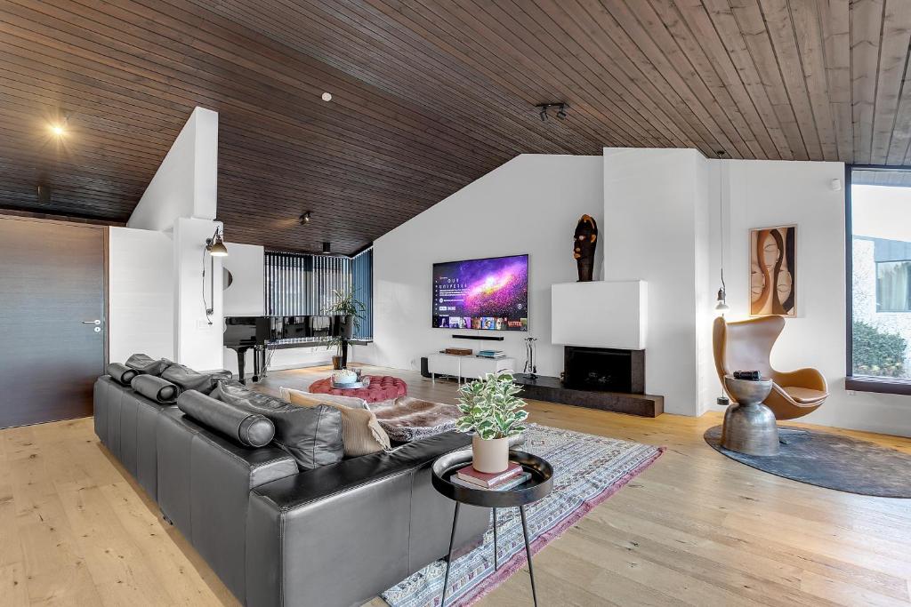 Posezení v ubytování Seaside Villa - 6 Bedrooms HG OOOO6077