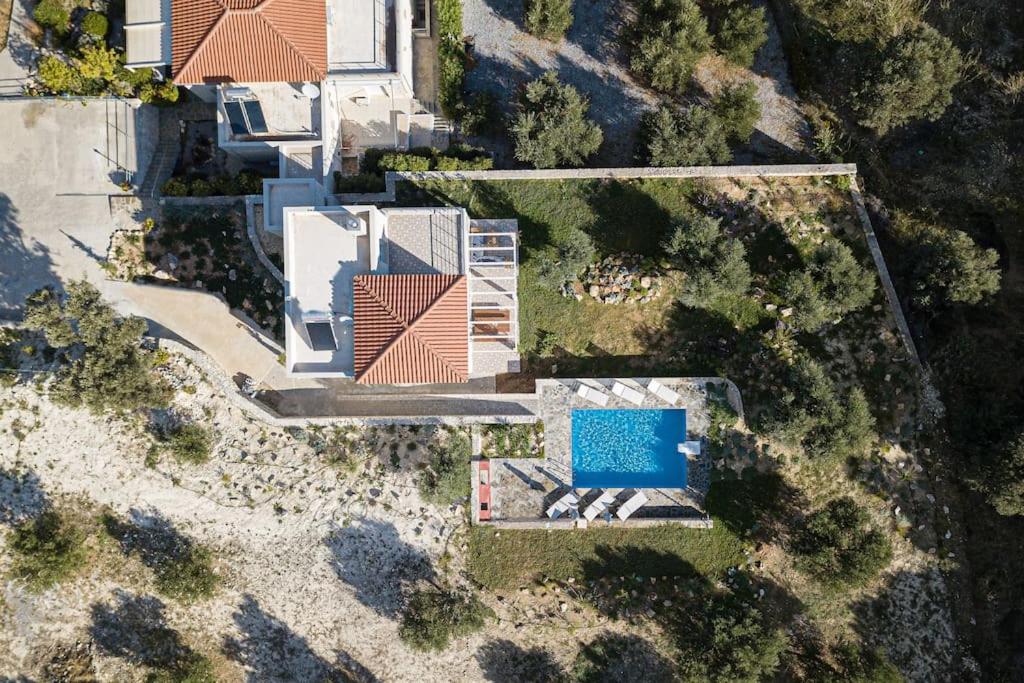 Bazén v ubytování Komfortvilla sensationeller Meerblick priv. Pool nebo v jeho okolí
