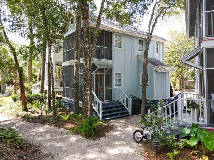 Ginger Cottage #11 - Steinhatchee Landing Resort - Housity