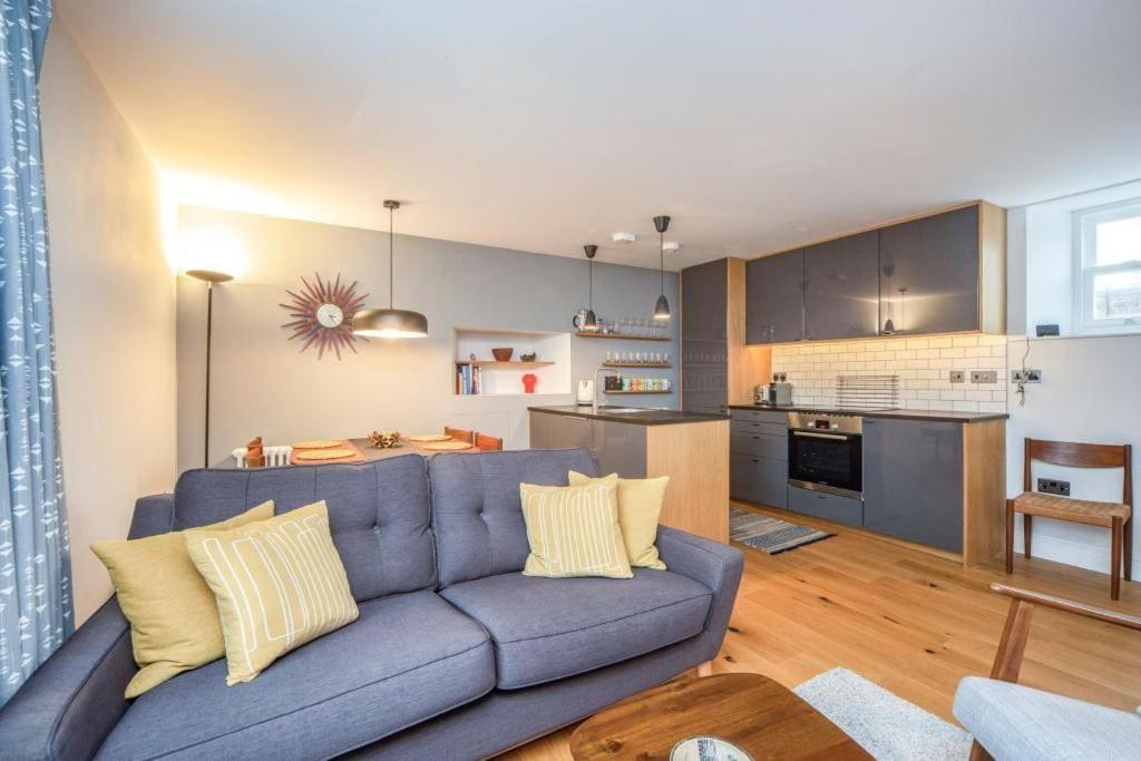 Stylish two bed flat, city centre, free parking - Appartement De Deux Chambres