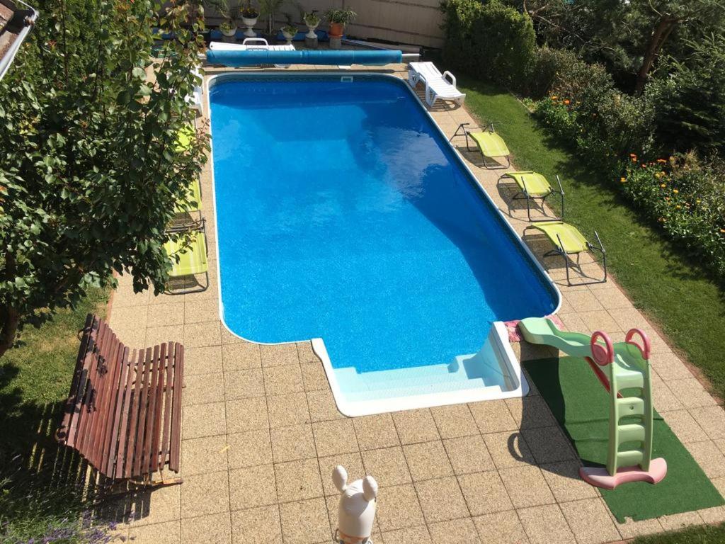 Bazén v ubytování Apartments Lipno Serafin nebo v jeho okolí