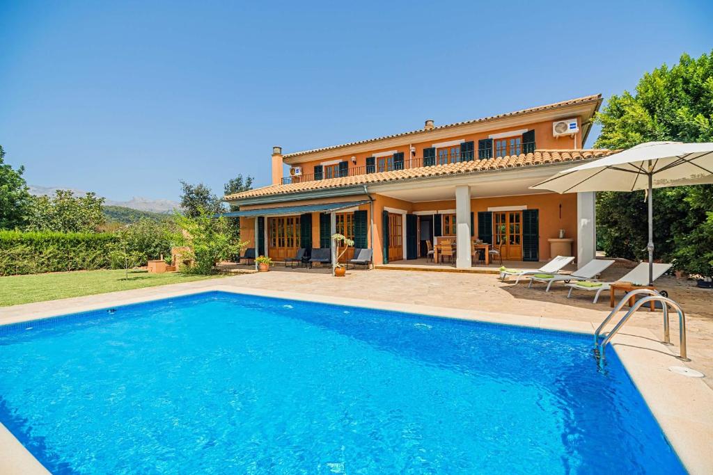 Fotografie z fotogalerie ubytování Beautiful Mallorca Villa Lluna Nova 4 Bedrooms Fully AirConditioned Interior Private Pool Sa Pobla v destinaci Sa Pobla
