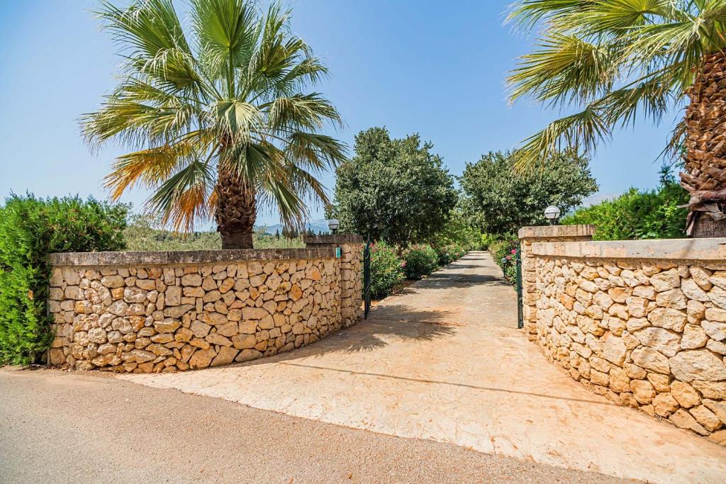 Fotografie z fotogalerie ubytování Beautiful Mallorca Villa Lluna Nova 4 Bedrooms Fully AirConditioned Interior Private Pool Sa Pobla v destinaci Sa Pobla