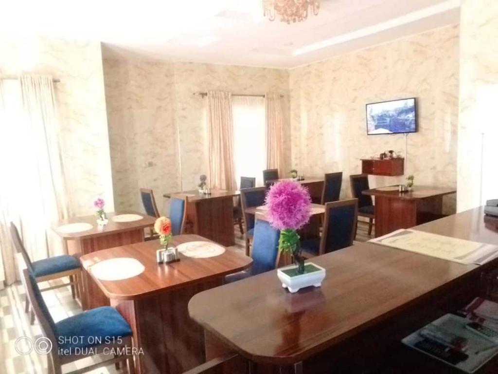 TV a/nebo společenská místnost v ubytování Credence Resorts Aco