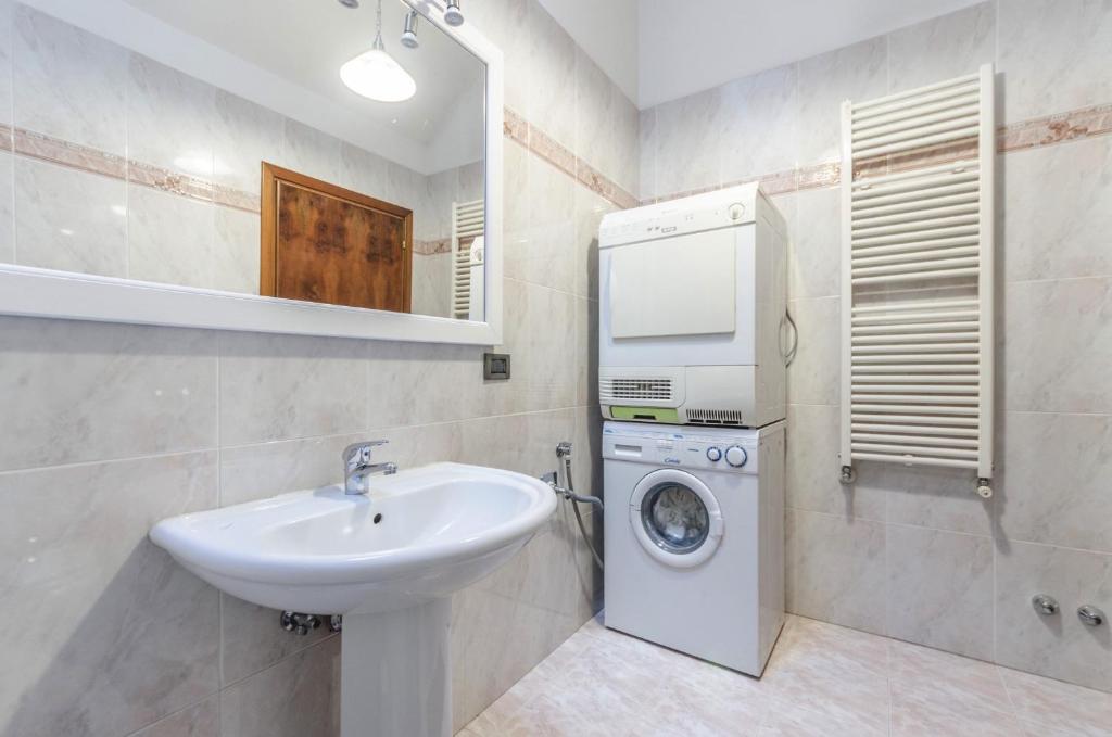 Maurizio House - near the Train Station - Apartment