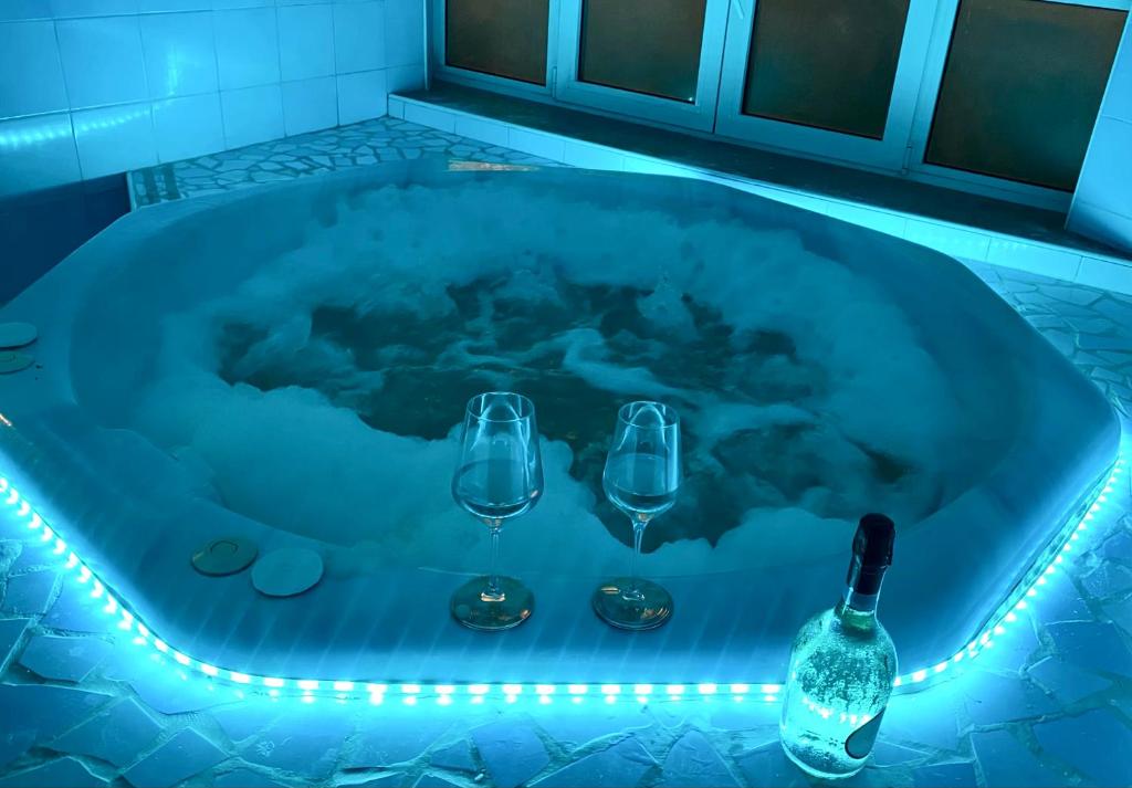 Zdjęcie z galerii obiektu Caroline Hotel w mieście Brusimpiano