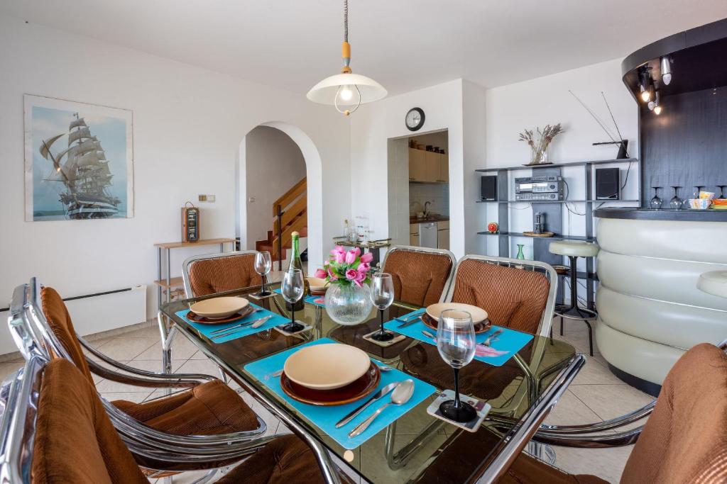 Kuchyň nebo kuchyňský kout v ubytování Apartment RENATA