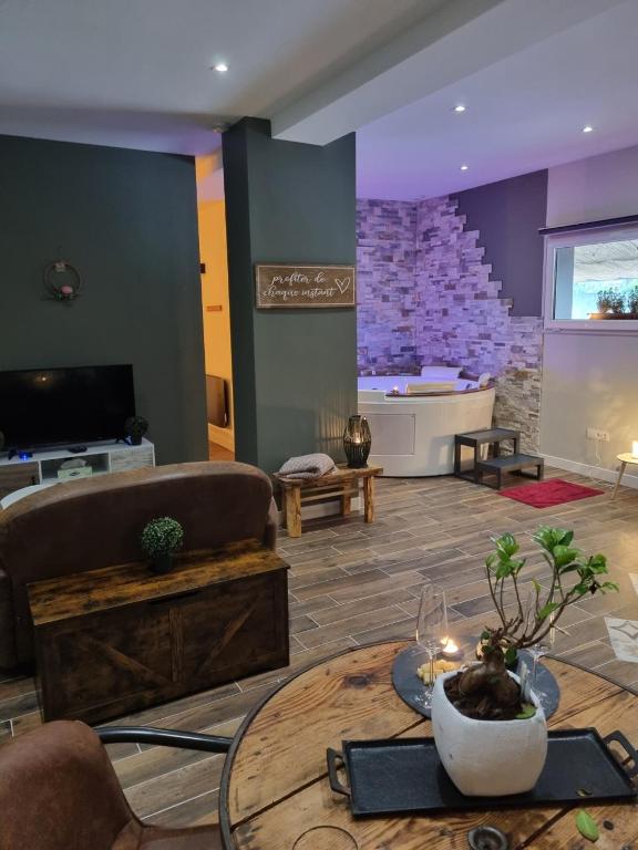 Gite La Charme avec spa - 一居室房屋