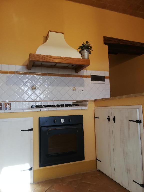 Kuchyň nebo kuchyňský kout v ubytování Podere Sant'Antonio