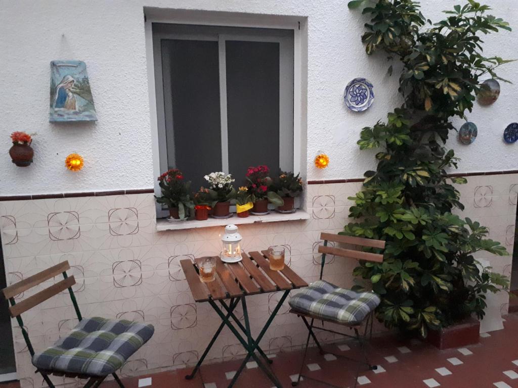 A seating area at La Casa Jazmín