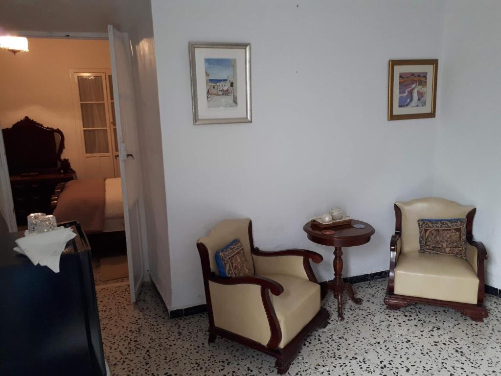 A seating area at La Casa Jazmín