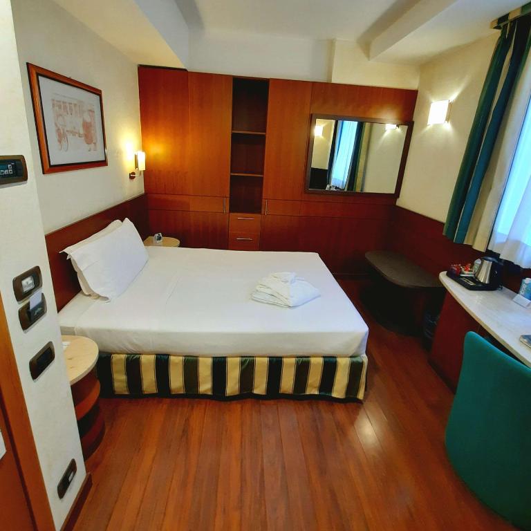 
Deluxe Single Room
