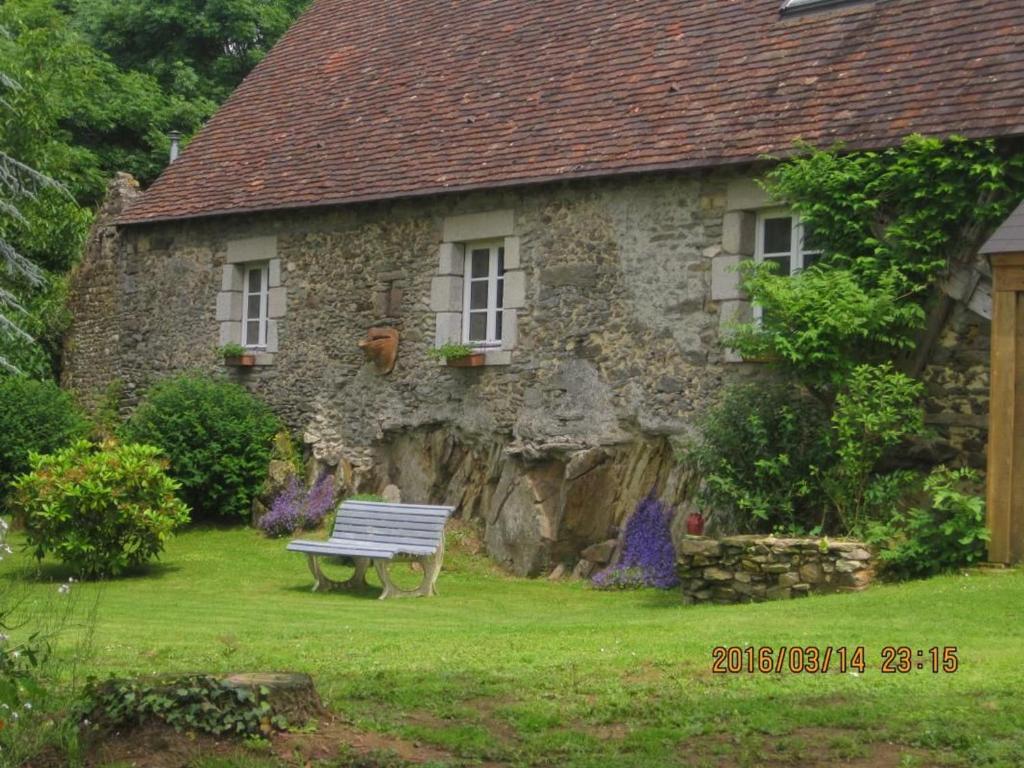 Vườn quanh Gîte Moulins-le-Carbonnel, 3 pièces, 6 personnes - FR-1-410-153