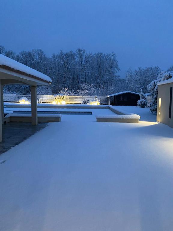 Zdjęcie z galerii obiektu Le SPA de l Albizia w mieście Cessieu