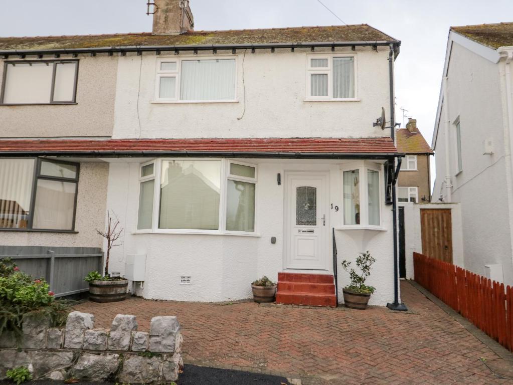 The Crescent Escape, Colwyn Bay (updated prices 2024)