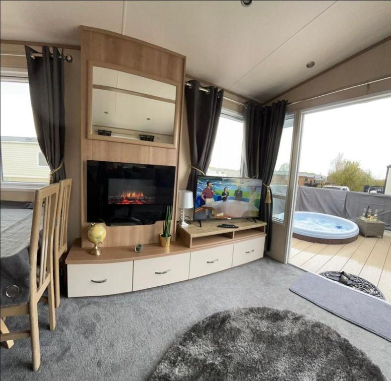 Billede fra billedgalleriet på Hot tub breaks Fairways Tattershall lakes i Tattershall