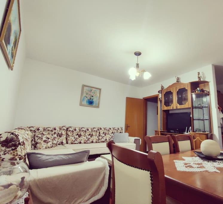 "City Centre Gemstone Apartment" - Image 3
