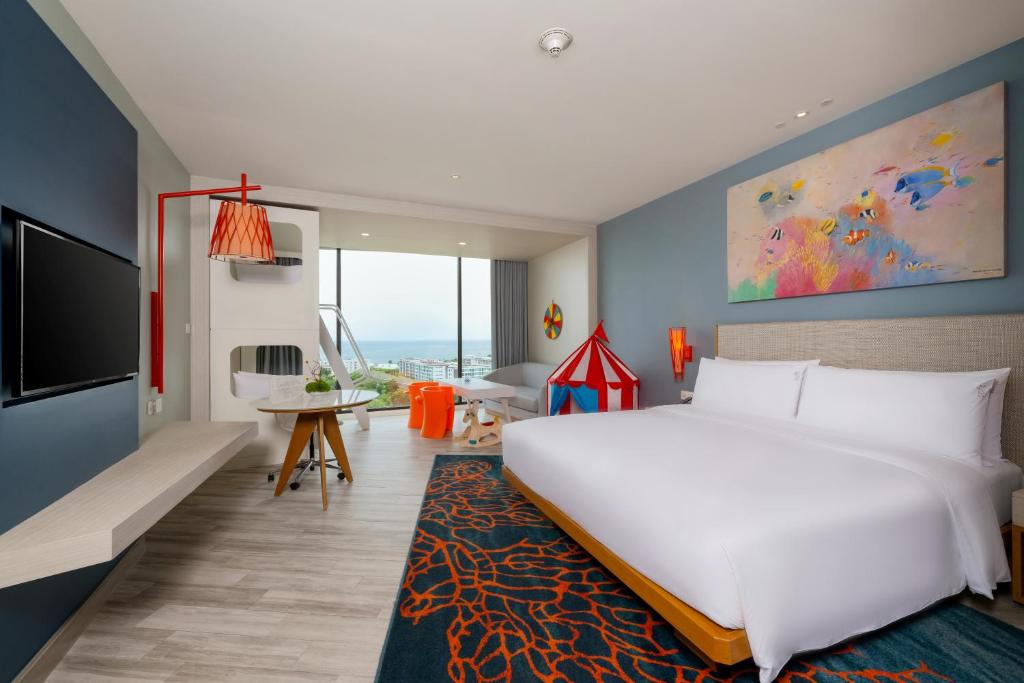 TV a/nebo společenská místnost v ubytování Holiday Inn Resort Vana Nava Hua Hin, an IHG Hotel