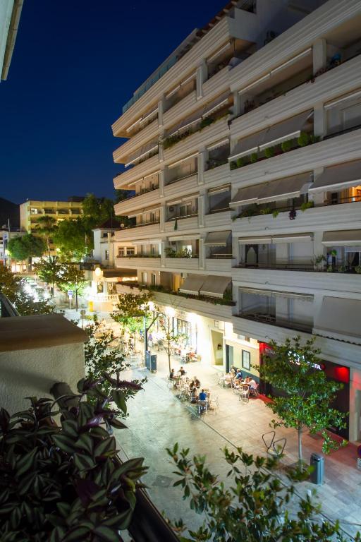 The building in which Az apartmant is located