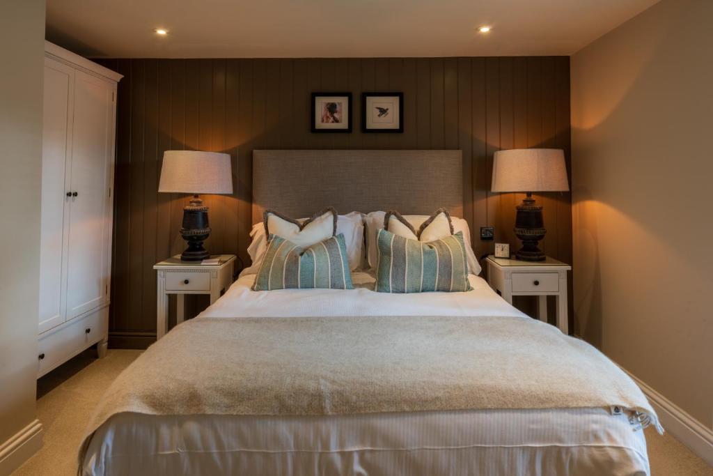 The Rising Sun - Family Room