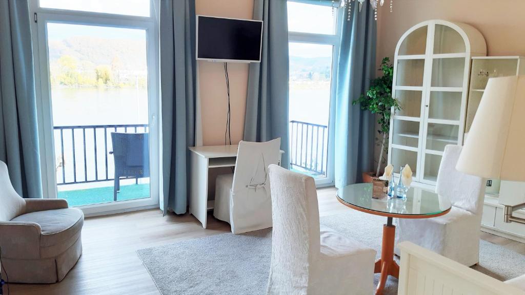 Posezení v ubytování Hotel Rhein-Residenz