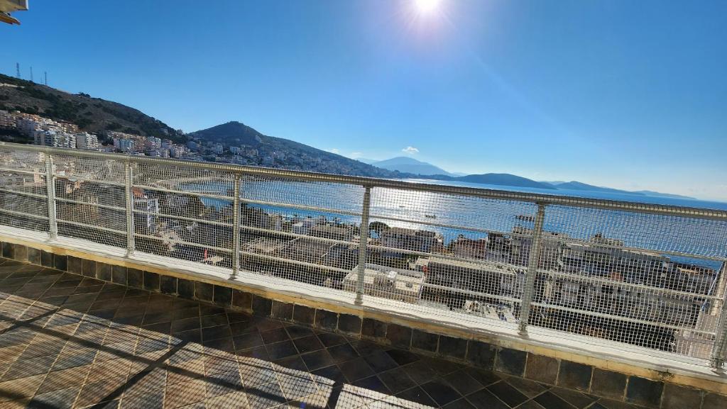 Spacious Sea View Apartment - Imazhi 6